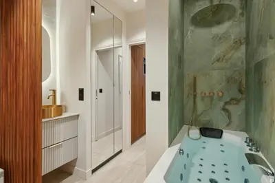 Salle de bains dans l'établissement Lavie Maison Elevated Stay by the Eiffel Tower