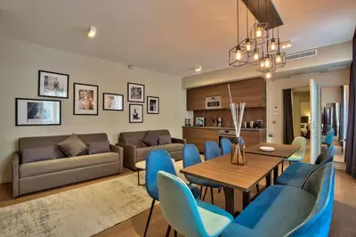 Coin salon dans l'établissement UrbanFlat 75 - Grand Apartment near Jardin du Luxembourg