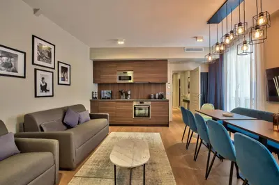 Coin salon dans l'établissement UrbanFlat 75 - Grand Apartment near Jardin du Luxembourg
