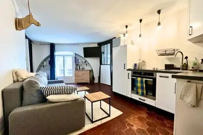 Cuisine ou kitchenette dans l'établissement Charming two rooms