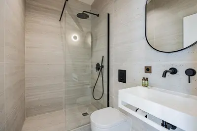 Salle de bains dans l'établissement 9#New suite 4 people - Saint-Germain Notre-Dame