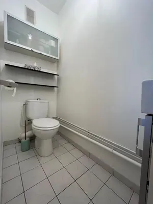 Salle de bains dans l'établissement Grand Appartement confort 4 personnes Montmartre