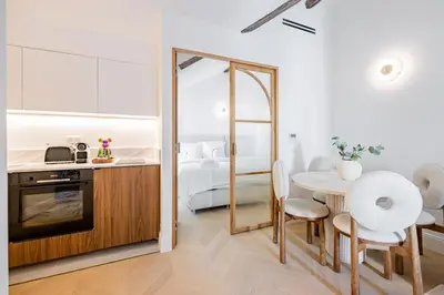 Cuisine ou kitchenette dans l'établissement 10 New suite 4 people - Saint-Germain Notre-Dame