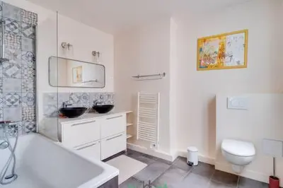 Salle de bains dans l'établissement Frédérick Lemaitre - CI - Cozy apartment with balcony