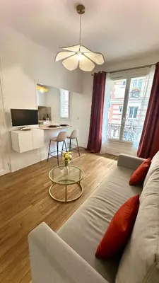 Cuisine ou kitchenette dans l'établissement Cozy Parisian Apartment newly renovated