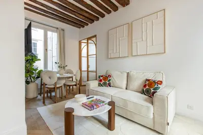Coin salon dans l'établissement 2#New suite 4 people - Saint-Germain Notre-Dame