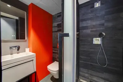 Salle de bains dans l'établissement Ultra luxury and garden!
