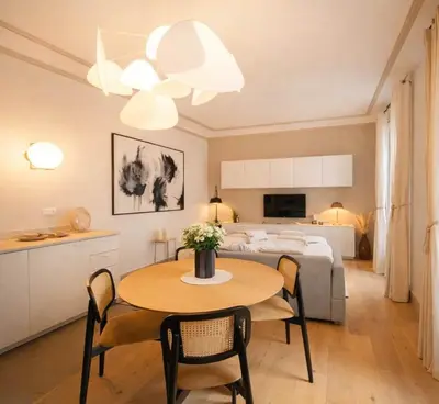 Télévision ou salle de divertissement dans l'établissement Champs Elysees - Deluxe apartment with lift for 4