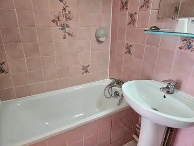 Salle de bains dans l'établissement Hôtel Bellevue et du Chariot d'Or