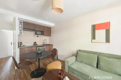 Cuisine ou kitchenette dans l'établissement Charming 27m one-bedroom apartment in Paris 20 with shared terrace