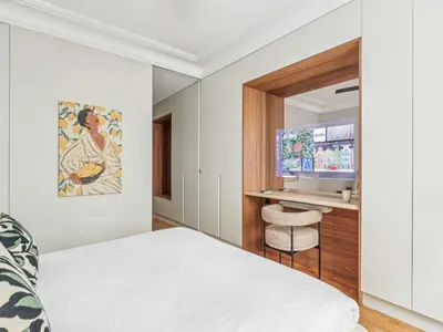 Un ou plusieurs lits dans un hébergement de l'établissement Magnificent Flat - 2BR 6P - Champs Elysées