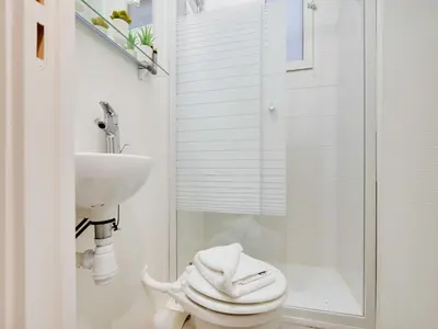 Salle de bains dans l'établissement Magnificent Apartment - 1BR 4P - Sacré-C ur