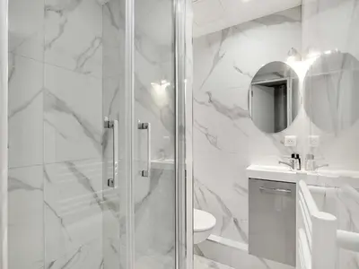 Salle de bains dans l'établissement Comfort apartment 1BD 4P with AC - Near Montmartre