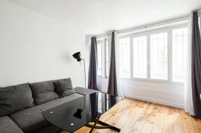 Coin salon dans l'établissement Charmant deux pièces en plein cœur de Paris
