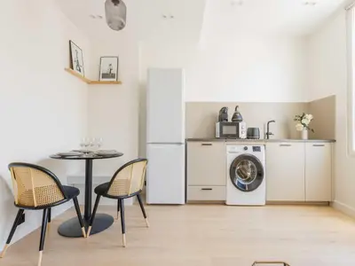 Cuisine ou kitchenette dans l'établissement Beautiful apartment - 1BR 4P - Sentier