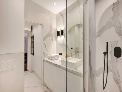 Salle de bains dans l'établissement Amazing Apartment - 2BR 6P - Gare Saint-Lazare