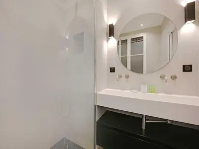 Salle de bains dans l'établissement Charming apartment - 2BR 6P - Gare Saint-Lazare