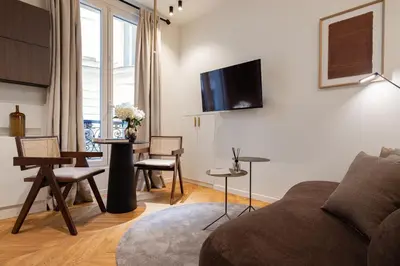 Télévision ou salle de divertissement dans l'établissement La Suite - Voltaire III - LOFT with AC