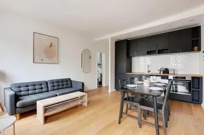 Cuisine ou kitchenette dans l'établissement Charming appt - 1BD-2P - Near Canal Saint Martin