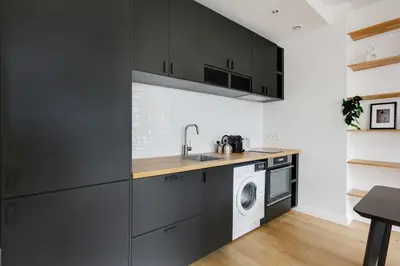 Cuisine ou kitchenette dans l'établissement Charming appt - 1BD-2P - Near Canal Saint Martin