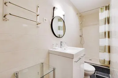 Salle de bains dans l'établissement Cosy apartment - 1BR-4P - Place de la Nation
