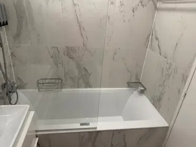 Salle de bains dans l'établissement Appartement cosy à Paris en métro -balcon & wifi