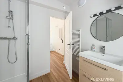 Salle de bains dans l'établissement Charming 21m Studio in Paris 20 with shared terrace