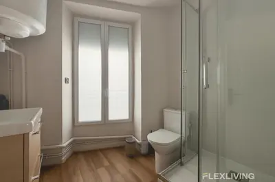 Salle de bains dans l'établissement Charming 21m Studio in Paris 20 with shared terrace