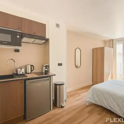 Charming 16m Studio in Paris 20 with shared terrace