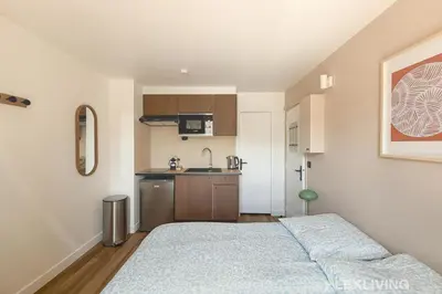 Cuisine ou kitchenette dans l'établissement Charming 16m Studio in Paris 20 with shared terrace