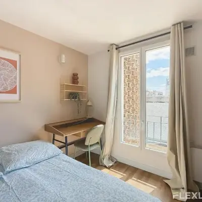 Charming 16m Studio in Paris 20 with shared terrace