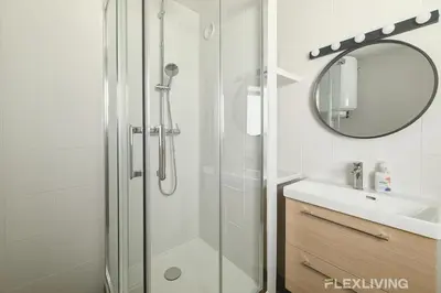 Salle de bains dans l'établissement Charming 20m Studio in Paris 20 with shared terrace