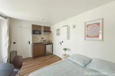 Cuisine ou kitchenette dans l'établissement Charming 20m Studio in Paris 20 with shared terrace