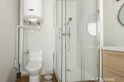 Salle de bains dans l'établissement Charming 20m Studio in Paris 20 with shared terrace