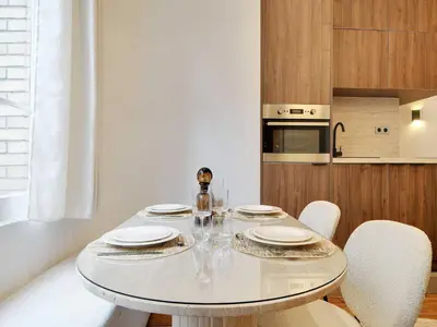 Cuisine ou kitchenette dans l'établissement Chic apartment - 1BR 4P - République