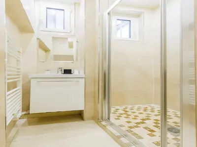 Salle de bains dans l'établissement Quiet apartment 1BR 4P - Place des Victoires