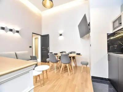 Cuisine ou kitchenette dans l'établissement Charming apartment - 2BR 7P - Arc de Triomphe