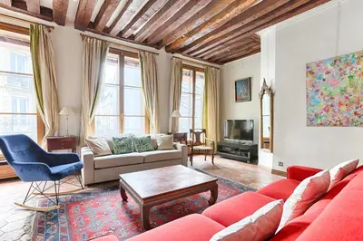 Coin salon dans l'établissement Duplex Atypique 3 chambres au coeur du Marais