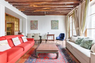 Coin salon dans l'établissement Duplex Atypique 3 chambres au coeur du Marais