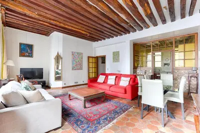 Coin salon dans l'établissement Duplex Atypique 3 chambres au coeur du Marais
