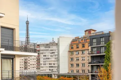 Vue générale sur Paris ou vue de la ville depuis l'hôtel