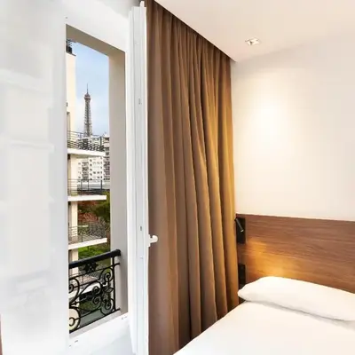 Les Suites Tour Eiffel