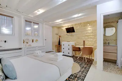 Un ou plusieurs lits dans un hébergement de l'établissement Comfortable studio for 2 near Bastille