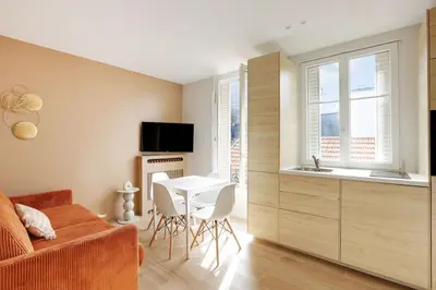 Télévision ou salle de divertissement dans l'établissement Boulogne Albert Khan