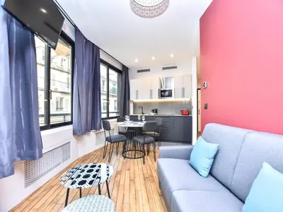 Cuisine ou kitchenette dans l'établissement Bright apartment - 1BR 4P - near Opéra Garnier