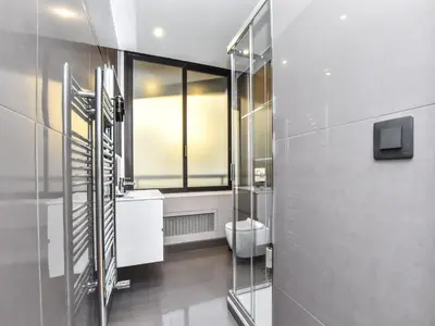 Salle de bains dans l'établissement Bright apartment - 1BR 4P - near Opéra Garnier