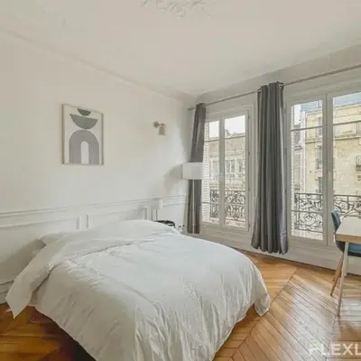 Spacious 4-Bedroom Apartment in Alésia