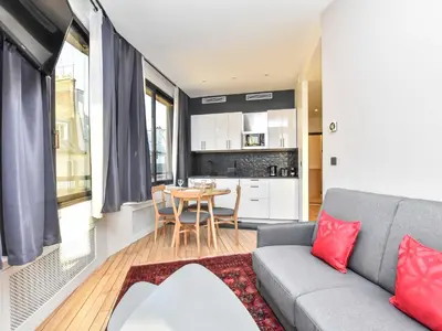 Cuisine ou kitchenette dans l'établissement Stunning apartment - 1BR 4P - proche Opéra Garnier