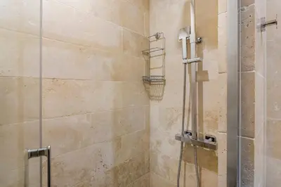 Salle de bains dans l'établissement Superb air-conditioned apartment in the heart of the Marais