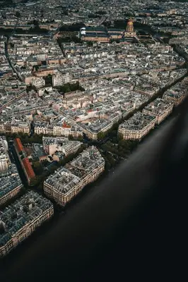 Vue générale sur Paris ou vue de la ville depuis l'appartement